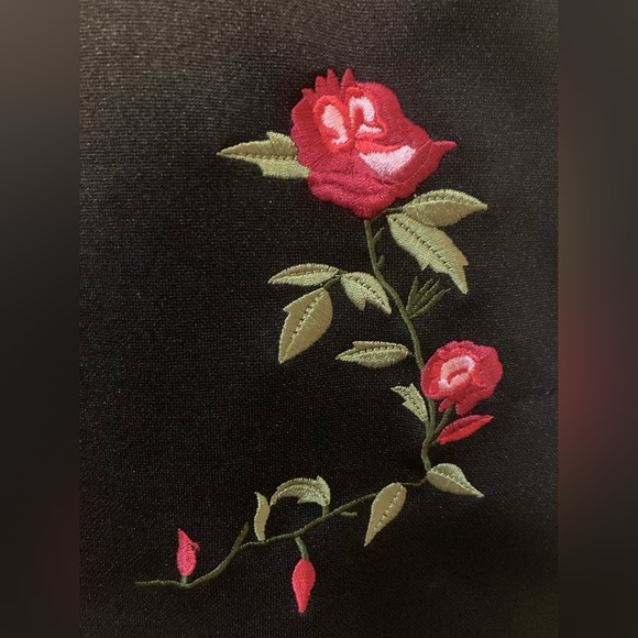 EUC ๐ฆ Derek Heart jet black embroidered A line skirt - Picture 3 of 4